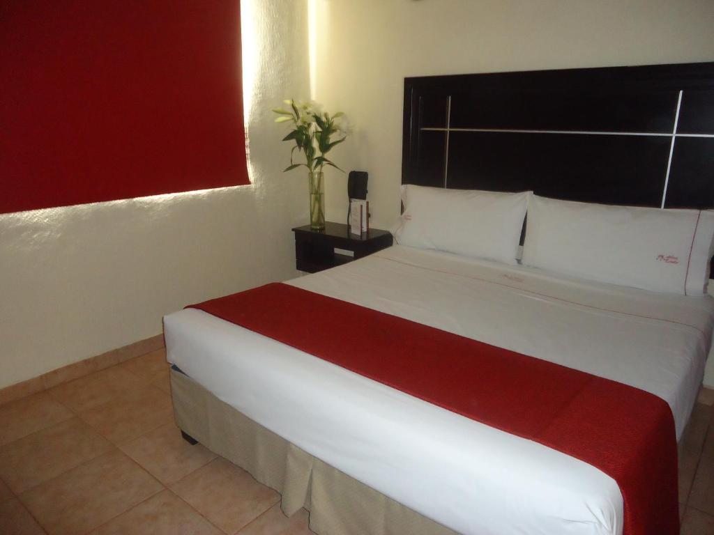 Hotel Estadio Guadalajara Buitenkant foto